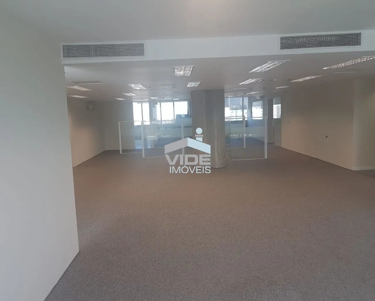 EXCELENTE SALA PARA LOCAÇÃO COM 416 m² NO CENTRO DE CAMPINAS - Foto 2