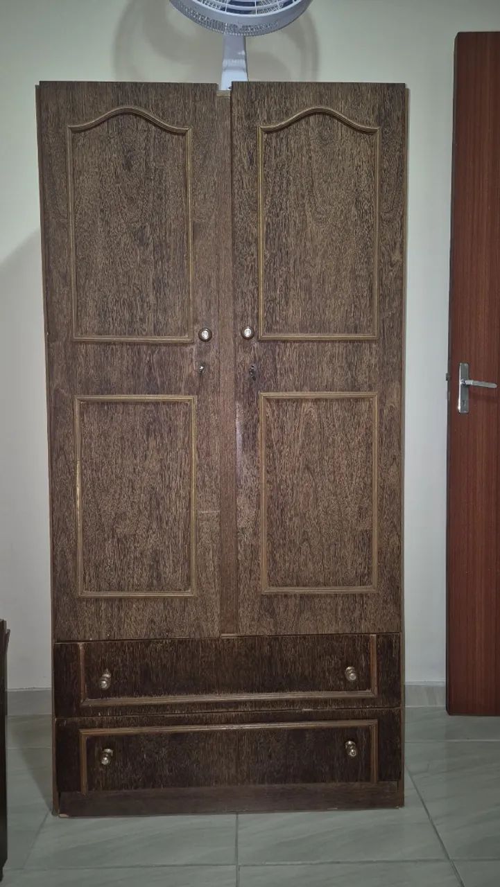 Guarda roupa de madeira. - Foto 4