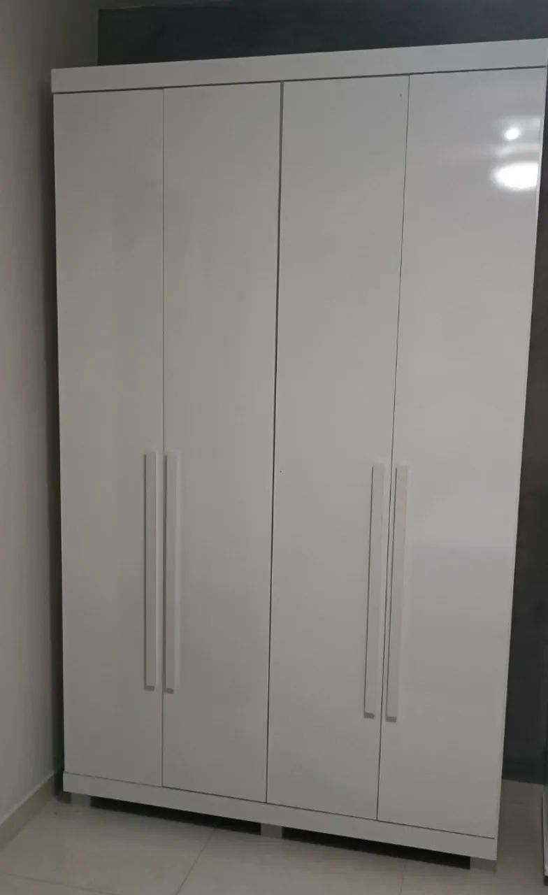 Guarda Roupas de Solteiro