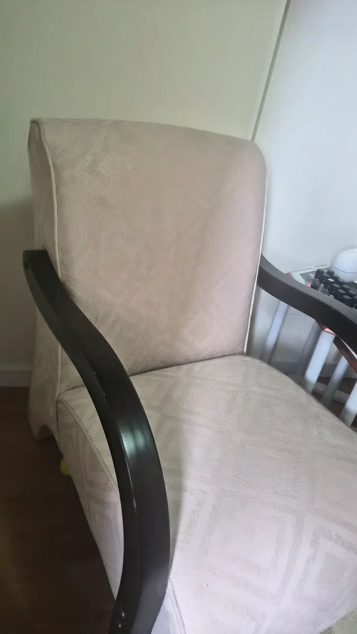Poltronas (cadeiras) estofadas recentemente - reformadas. - Foto 4