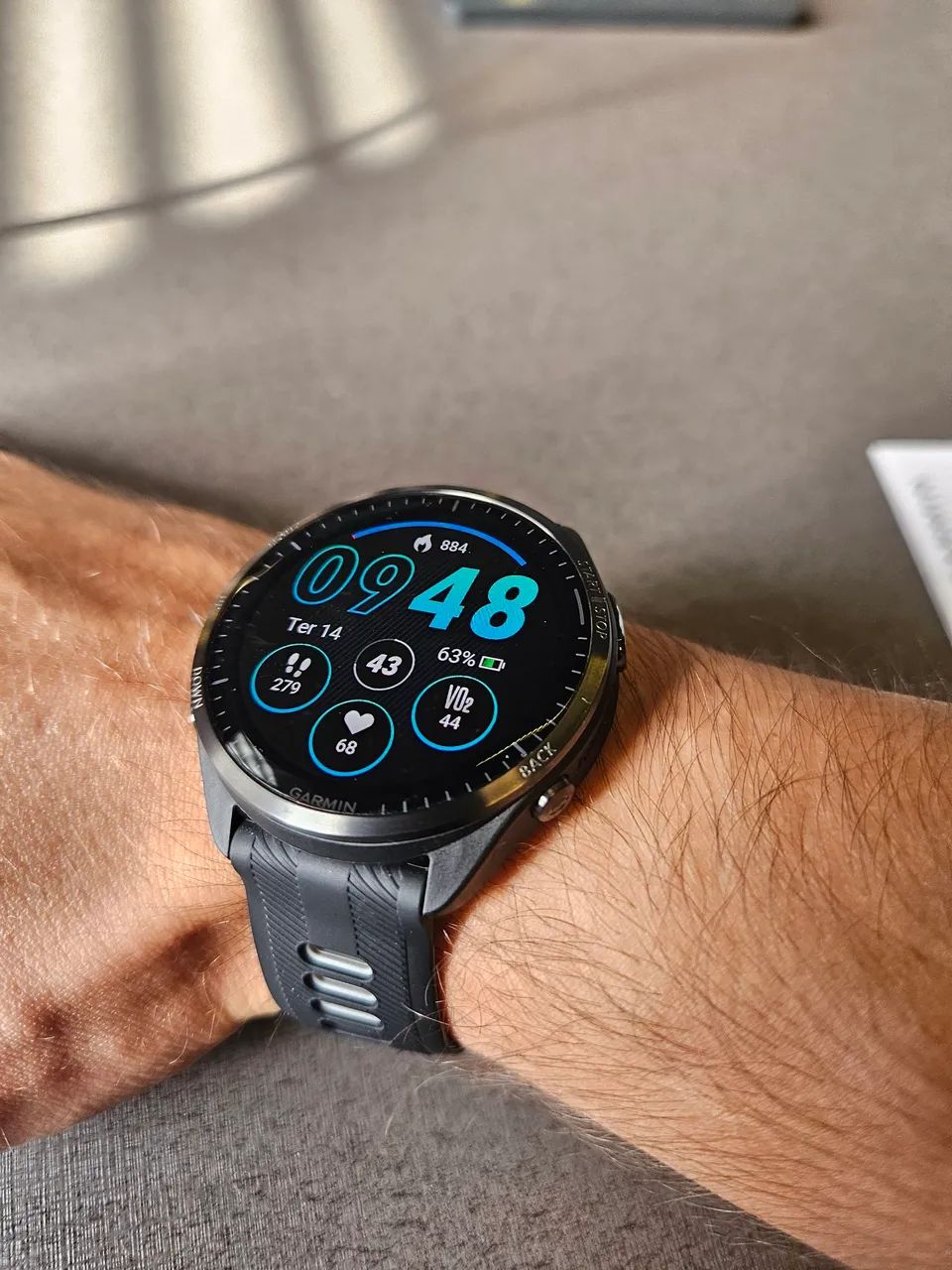 Garmin Forerunner 965 Preto Amoled 47mm Touchscreen - Foto 2