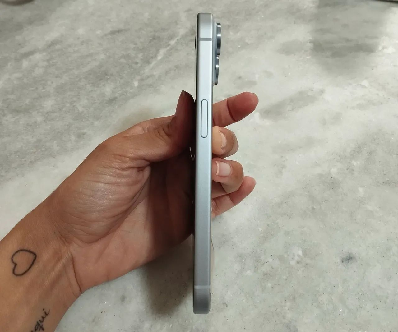 IPHONE 15 128 GB (semi novo) - Foto 3