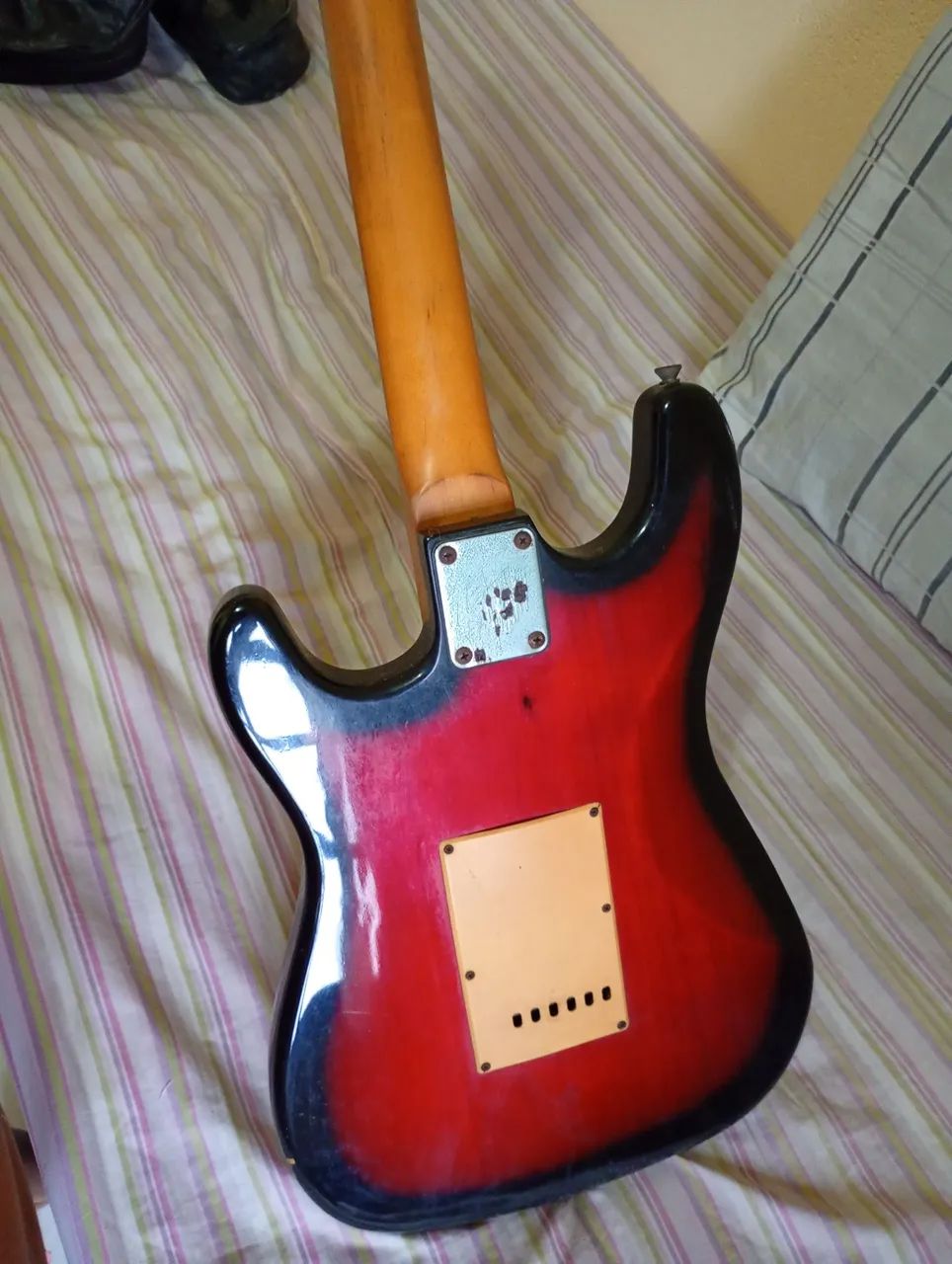 Guitarra antiga  - Foto 3