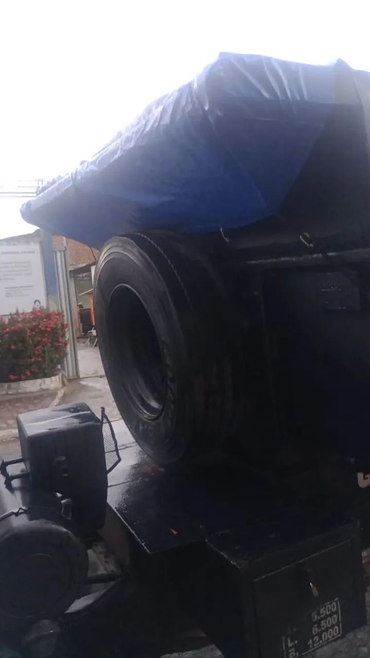 Caminhão caçamba toco Ford cargo 1215  - Foto 5