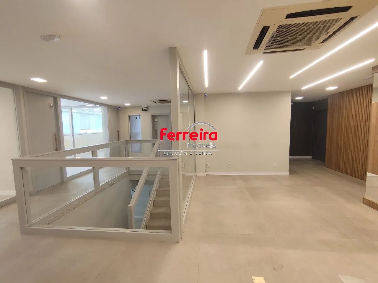 Edifício Comercial para Aluguel no Bairro Floresta com 310 m² de Área Útil
