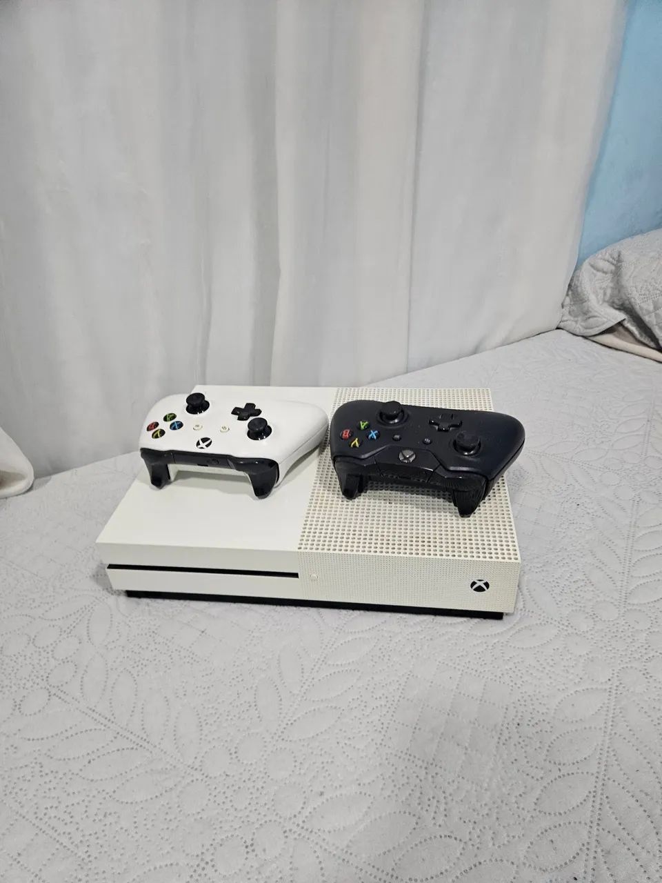 Xbox one s 1tb, 2 controles e jogos - Foto 5