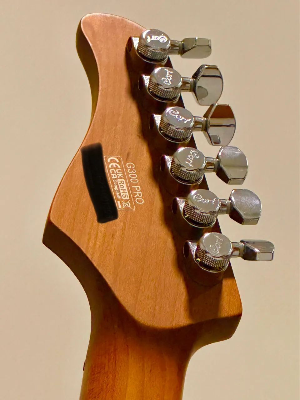 Guitarra Cort G300 Pro Vivid Burgundy - Instrumentos musicais