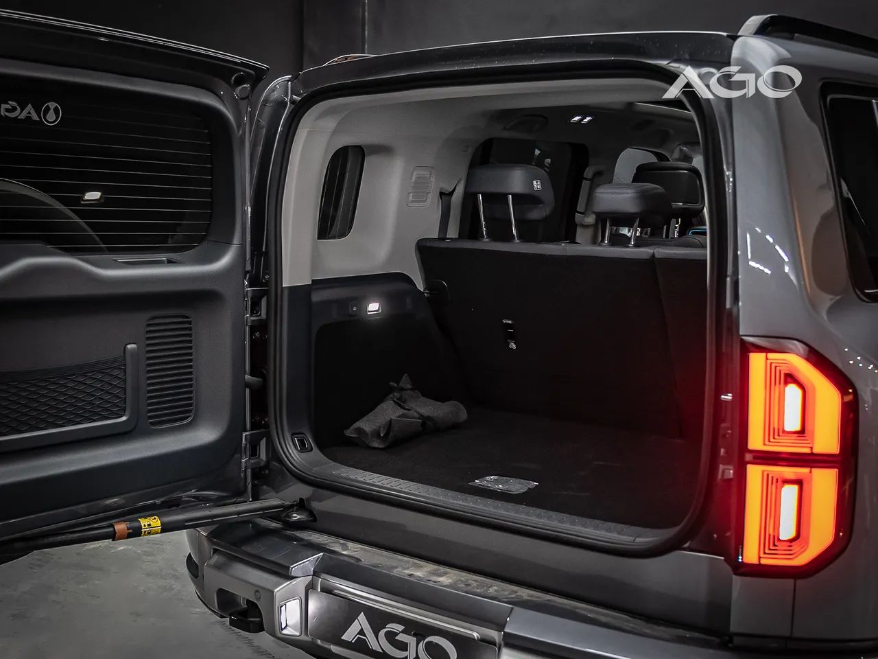 Denza B5 SUV híbrido plug-in, foto 8 de 18
