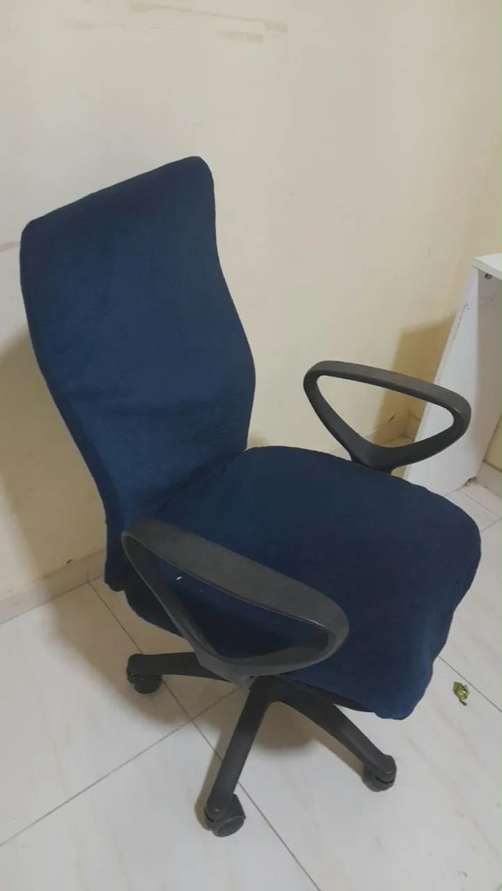 Escrivaninha e cadeira de escritório  - Foto 2
