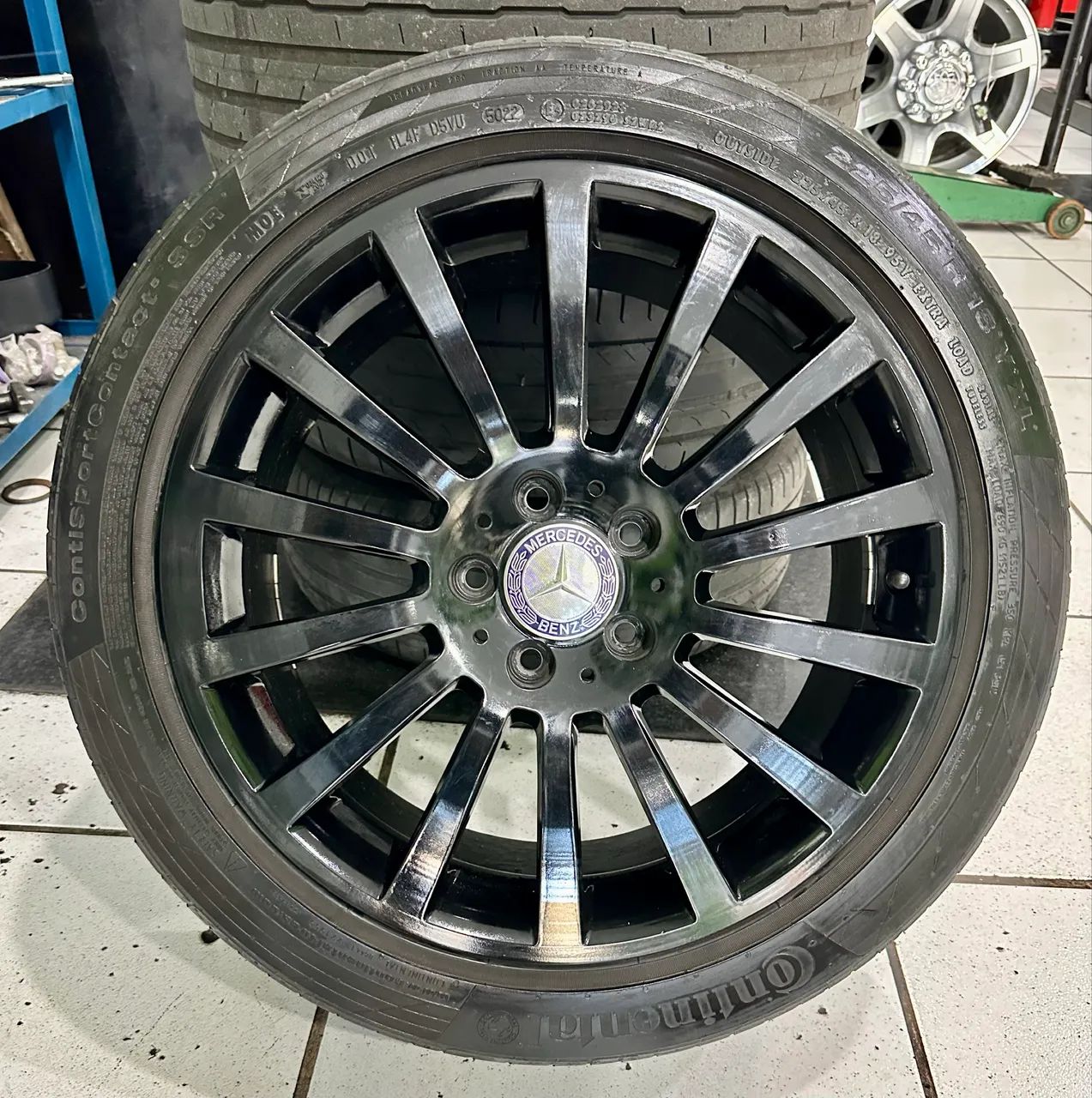 Jg Roda Mercedes Aro 18 5x112 com pneu - Peças para carros, vans e