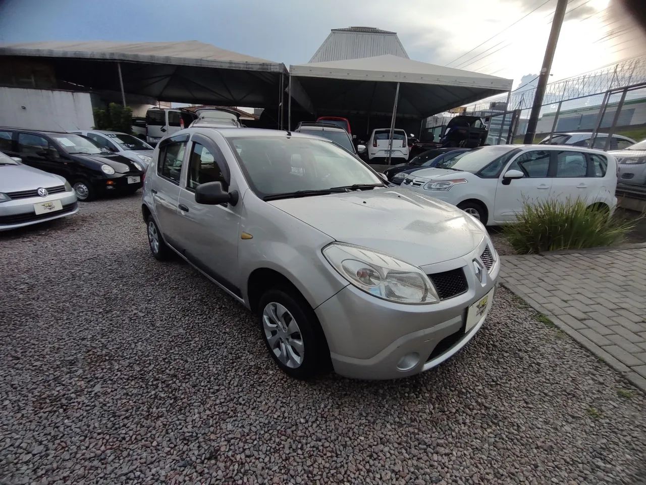 Renault Sandero Expression Hi-flex 1.0 16V 5P 2010 - Foto 2