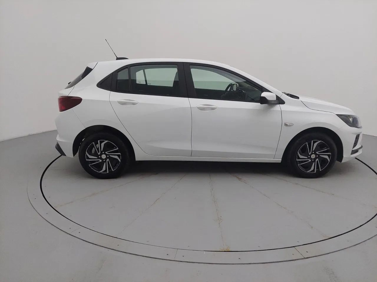 Chevrolet Onix Hatch 1.0 12V Flex Mec. 4P, foto 6 de 18