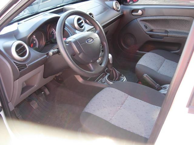 Ford Fiesta hatch 1.6 - Foto 7
