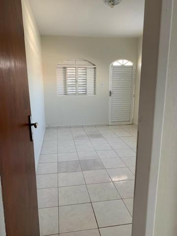 Excelente Imóvel, são três casa o mesmo lote, com renda e localização privilegiada - Foto 19