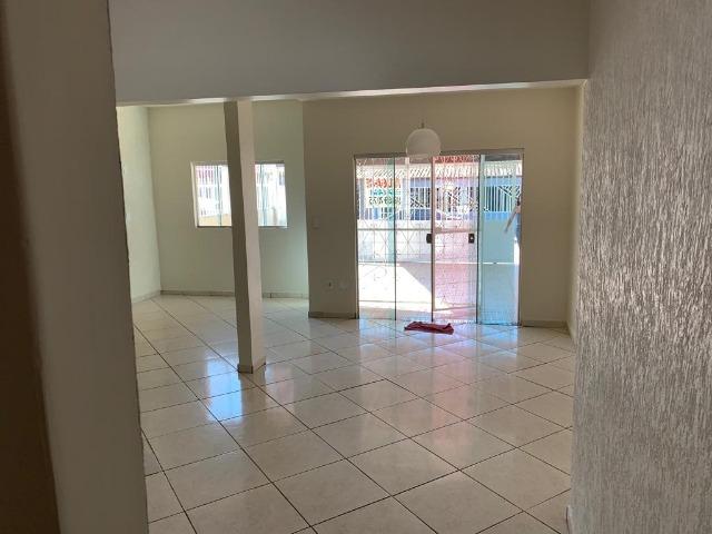 Excelente Imóvel, são três casa o mesmo lote, com renda e localização privilegiada - Foto 18