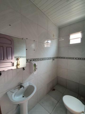 Casa com piscina bem localizada - Foto 5