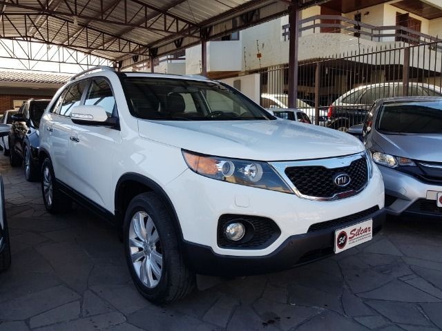 7 lugares Sorento! Versão top na cor branca! Pneus Novos! - Foto 3