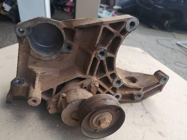 Suporte do Compressor do Ar-condicionado Vectra / Astra 1995 - Foto 3