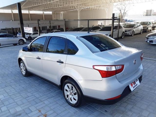 Grand Siena ESSENCE Dual. 1.6 Flex 16V - Foto 5