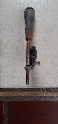 Furadeira manual antiga - Foto 3