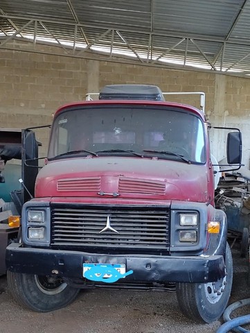 CAMINHÃO PIPA/TANQUE ANO 81
