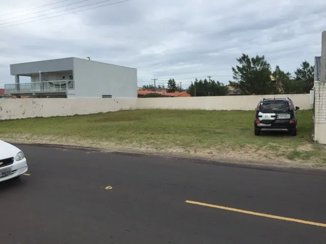 Atlantida Sul vendo 2 terrenos na beira mar ao lado do n 100