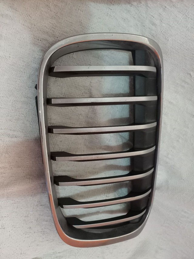 Grade frontal bmw X1 com cromado 16/17