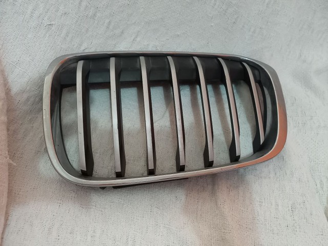 Grade frontal bmw X1 com cromado 16/17 - Foto 3