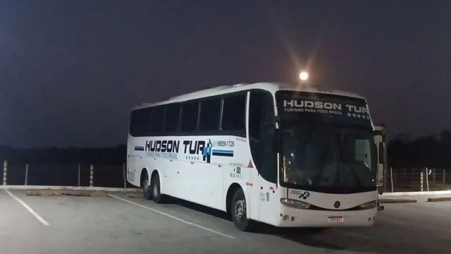 Vendo ônibus g6 trucado todo revisado  motor o0500 50 lugares documento 
