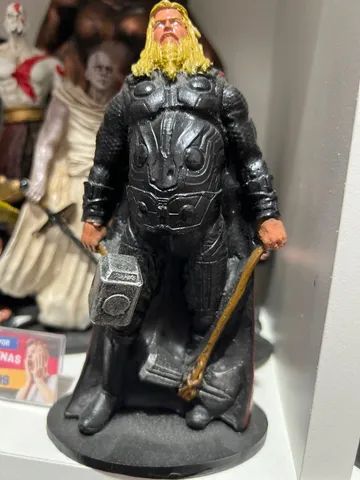 Estatueta em resina thor gordo 