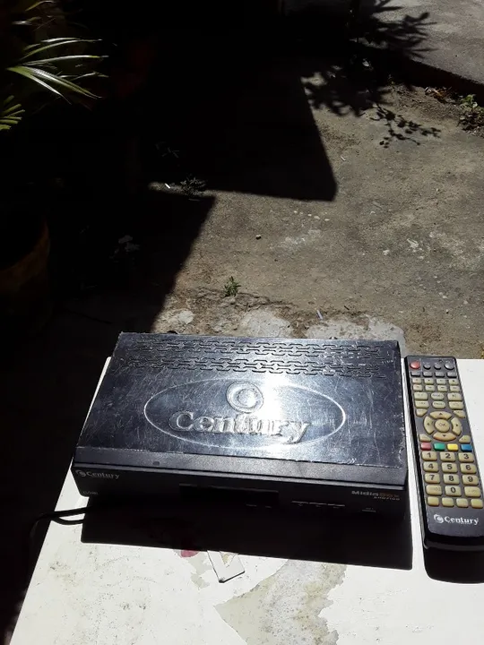 Vendo recepitador de parabolica century satelite 110 v funcionanado normal midia box sd 71