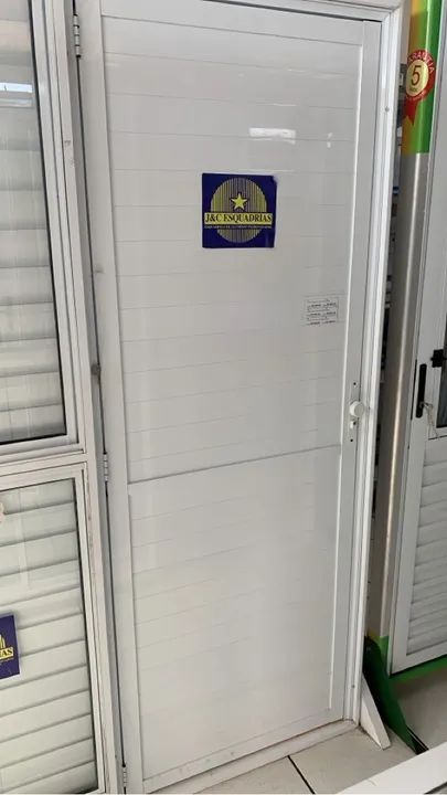 Porta de Alumínio - Nova a partir de 523,00 - Foto 2