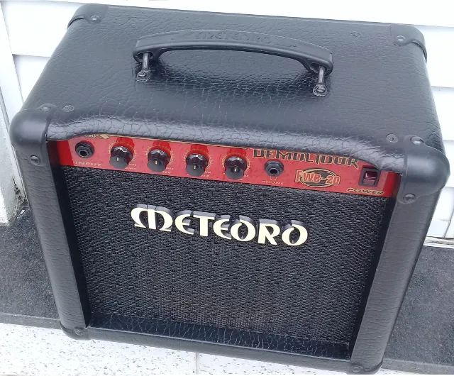 Amplificador  Cubo Meteoro - Demolidor FWB 20 - 80 W  - Foto 2