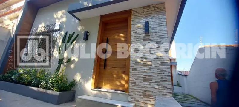 casa frente com 3 quartos , piscina 3 vagas no Méier