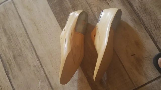 Par de pés de sapateiro antigos de madeira 