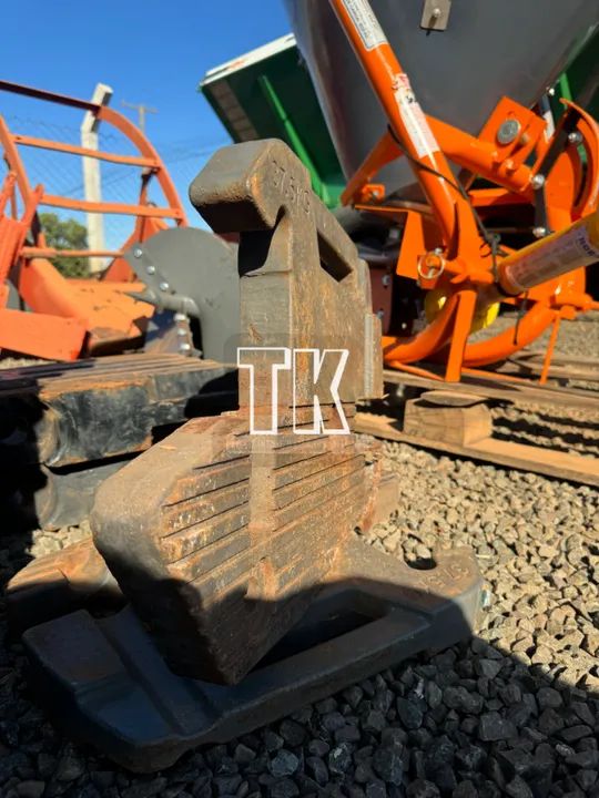 cod.1060 - Peso Dianteiro para Tratores Valtra - TK Tratores Nova Andradina - MS  - Foto 3