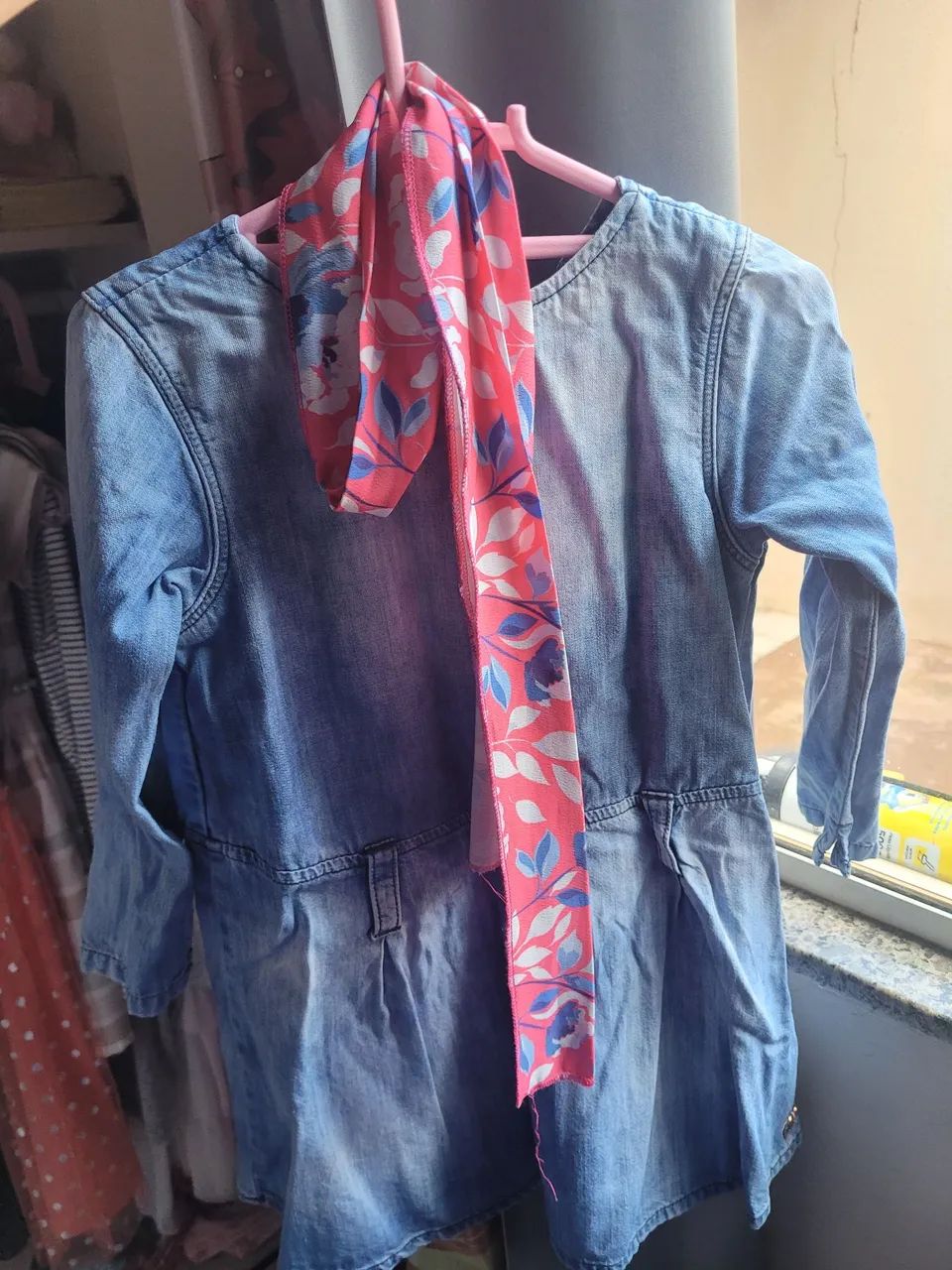 Vestido Jeans Infantil com Detalhe de Laço