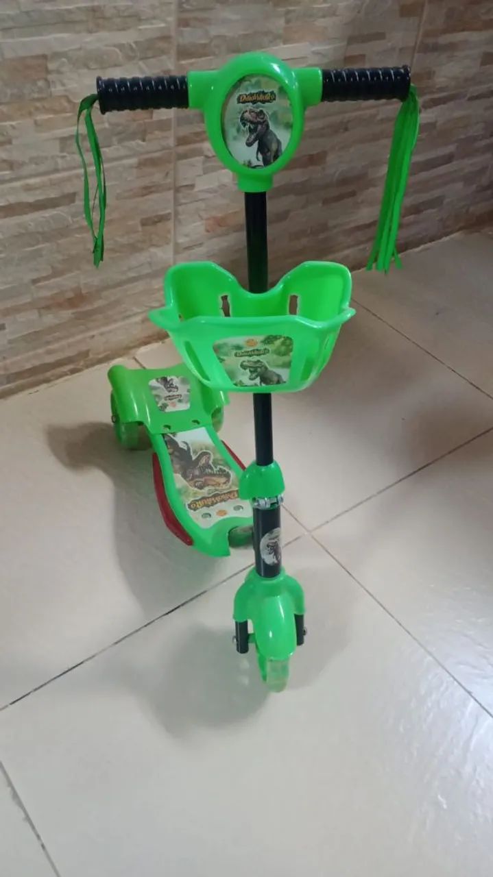 Patinete infantil com rodinha de luz Dinossauro  - Foto 2