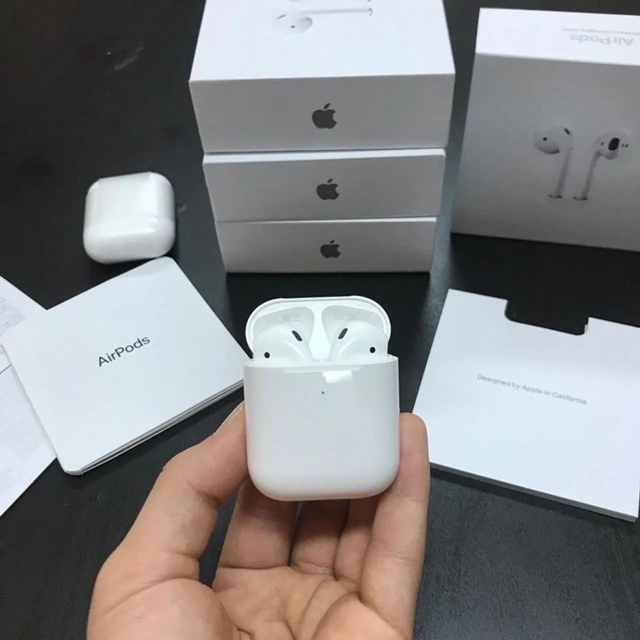 AirPods 2 Geração - Sem Fio com Estojo de Carregamento - Foto 2