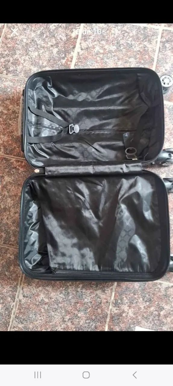 Mala de Viagem Preta com Rodinhas 8 kilos 