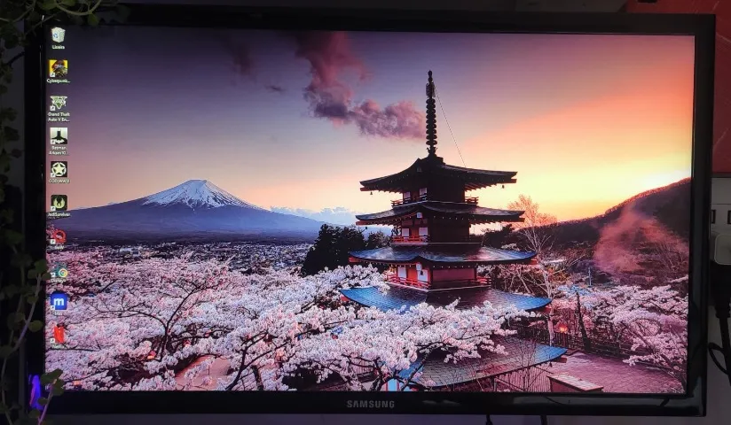 Monitor Samsung Gamer 1ms com pouco tempo de uso