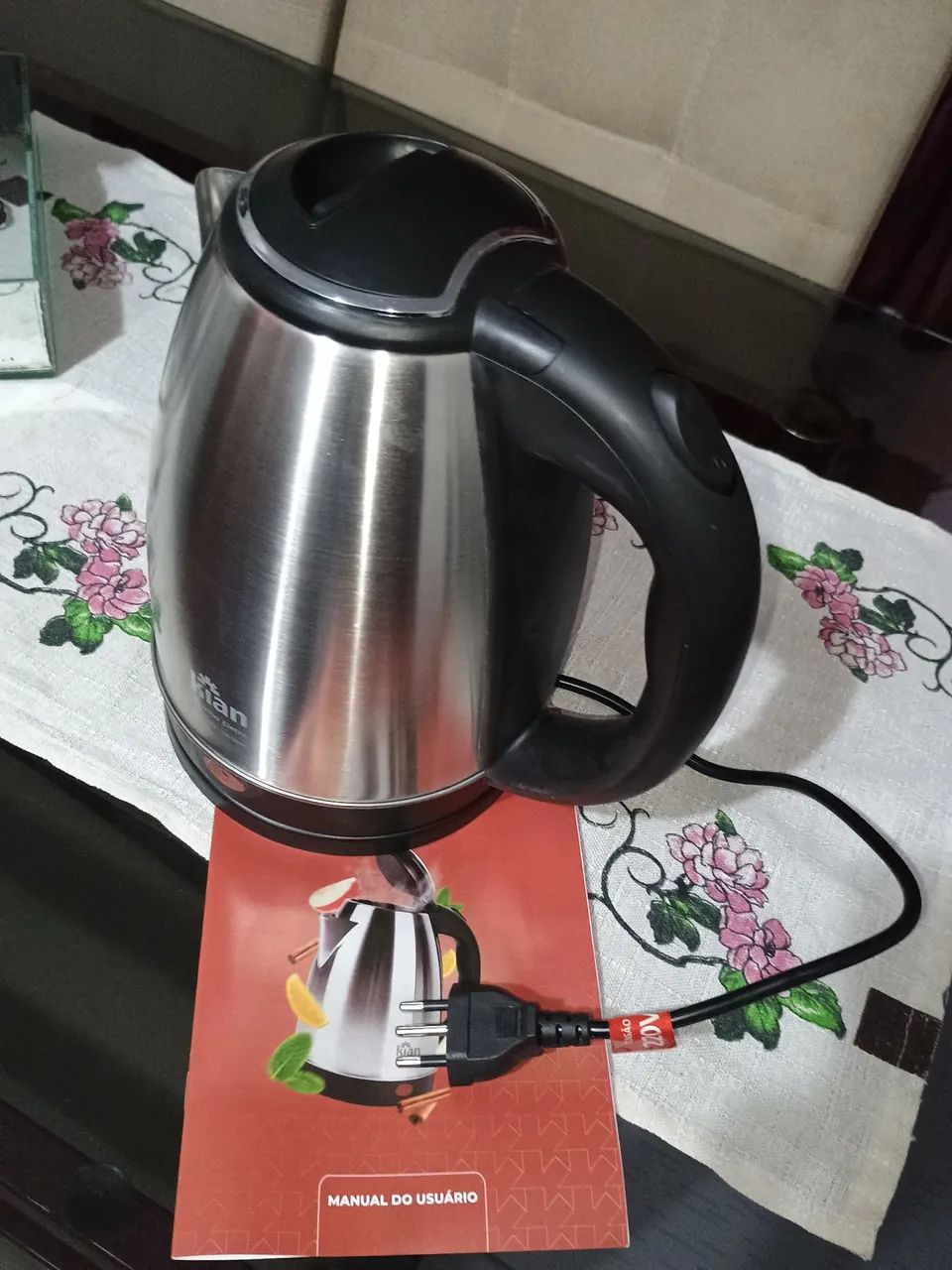 Chaleira Elétrica Inox 1,8L - Nova