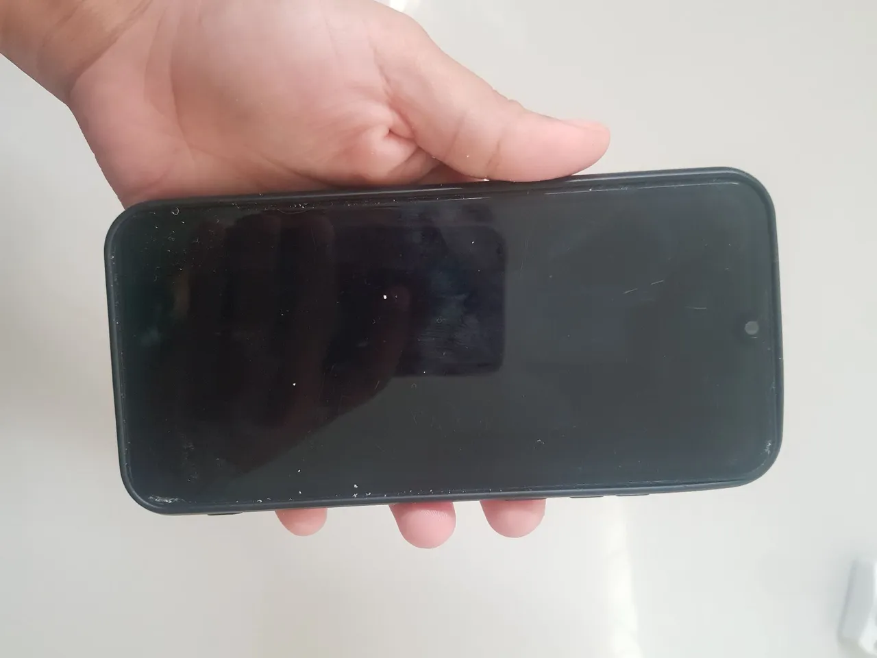 Moto e praticamente novo