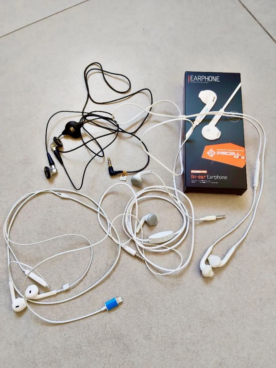 Fones de Ouvido - Carregadores - Fontes Alimentação  - Foto 2
