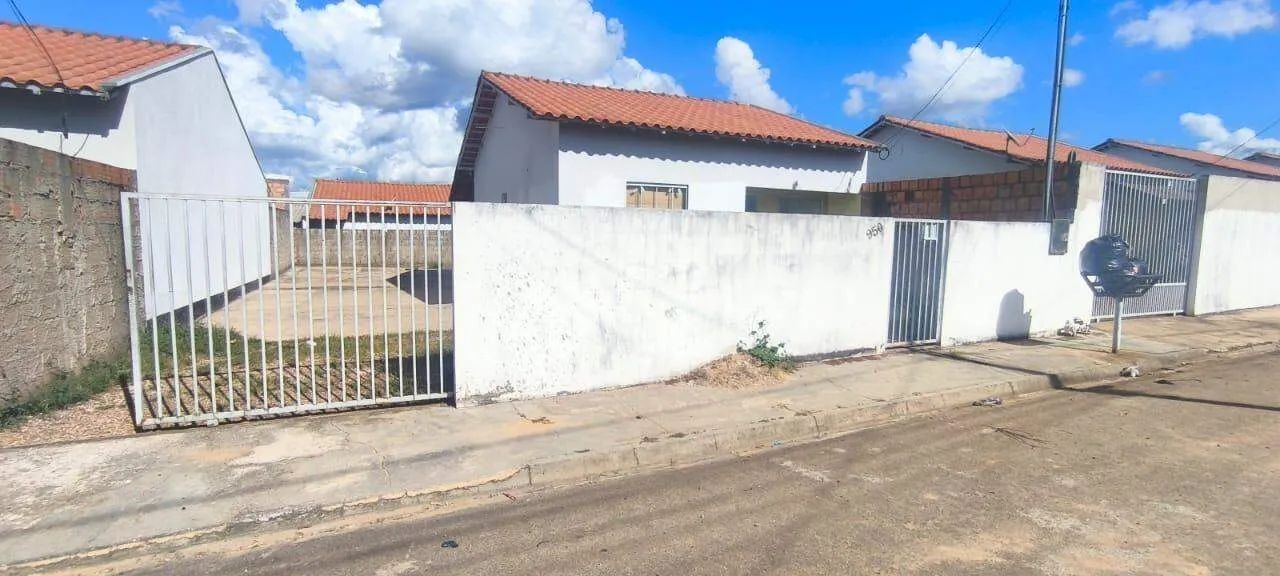 ALUGA-SE CASA EM PRIMAVERA DO LESTE REGIÃO DO PONCHO VERDE