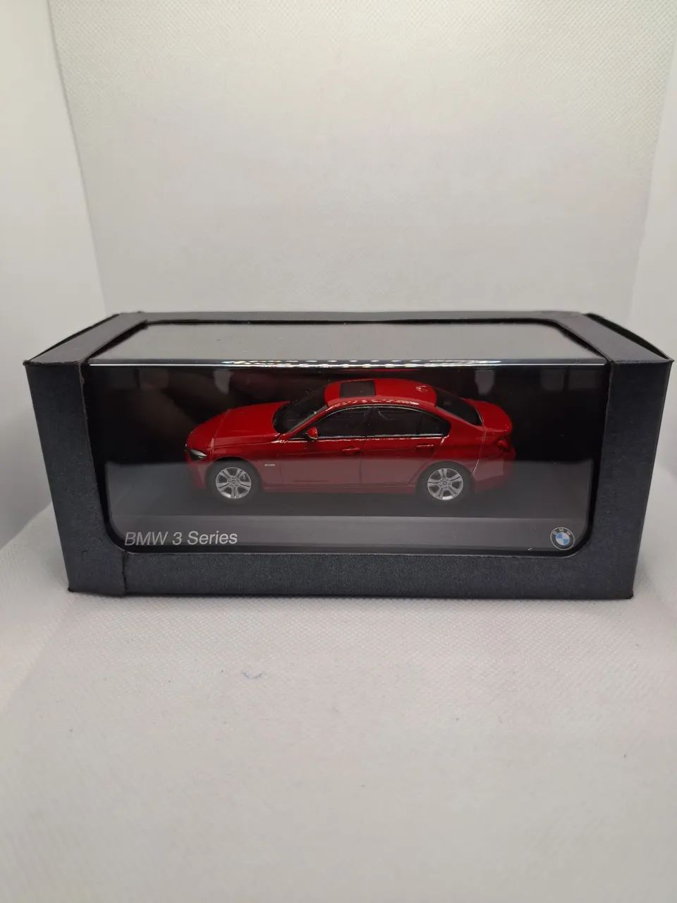Miniatura BMW 3 Series - Escala 1/43 - Foto 4