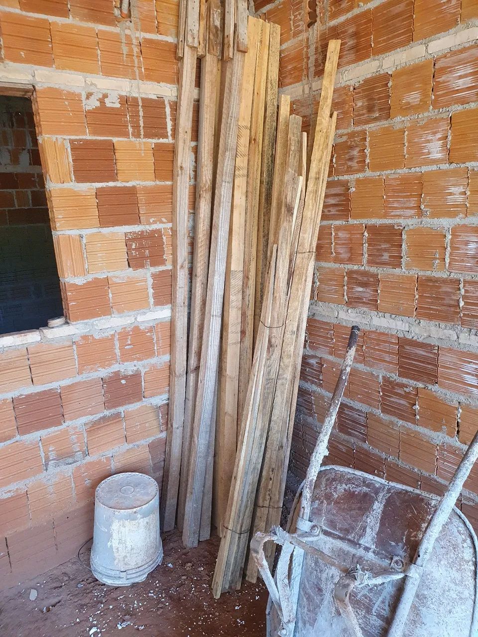 Madeira pra obra64573822915971122