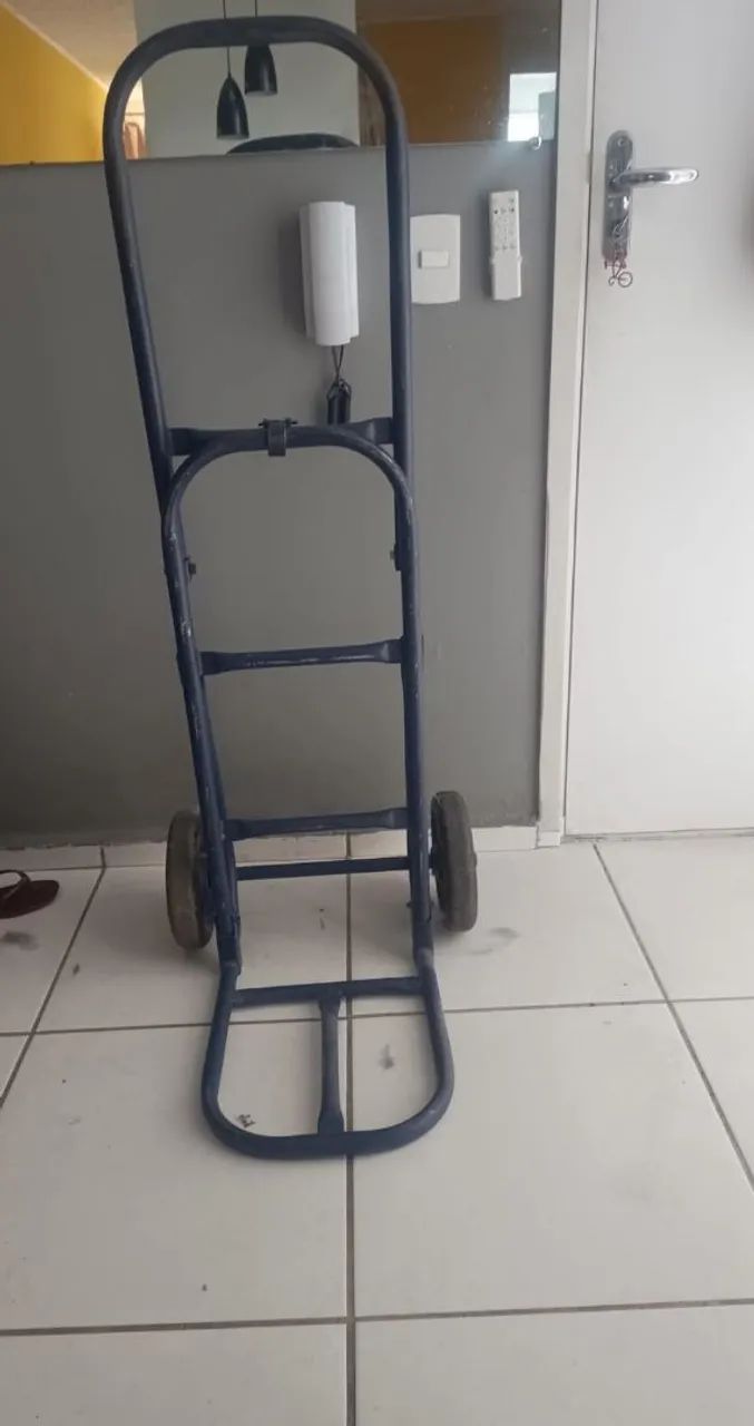 Carrinho de carga dobrável, pouco usado 