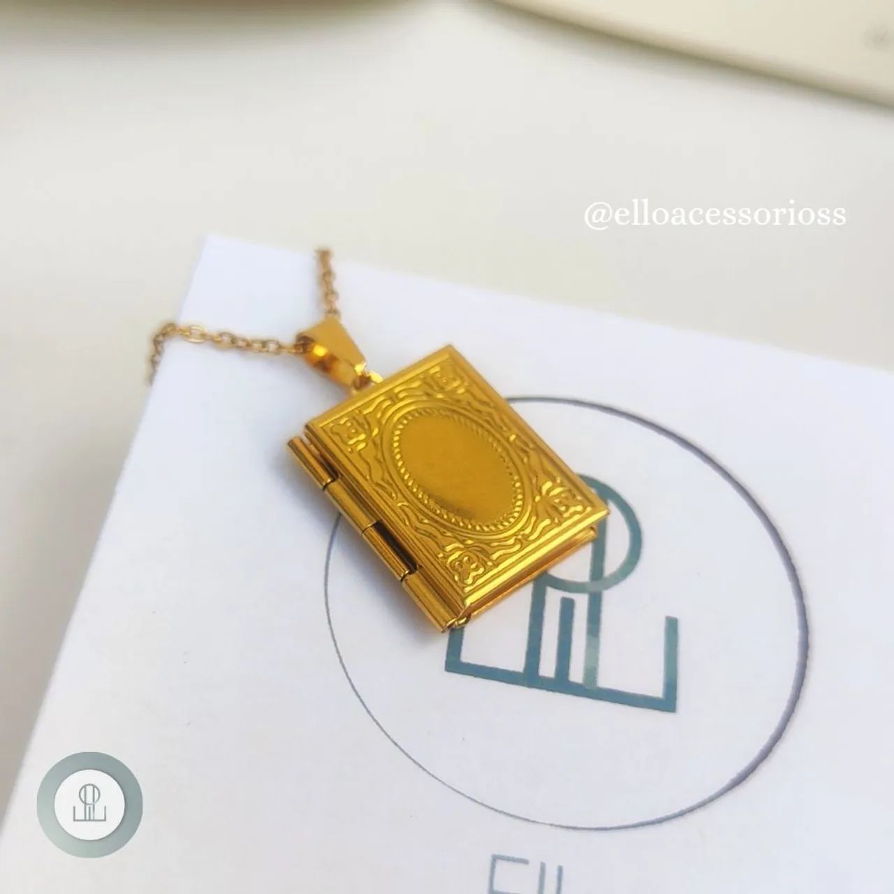 Colar com Pingente de Livro - Banhado a Ouro - Foto 2