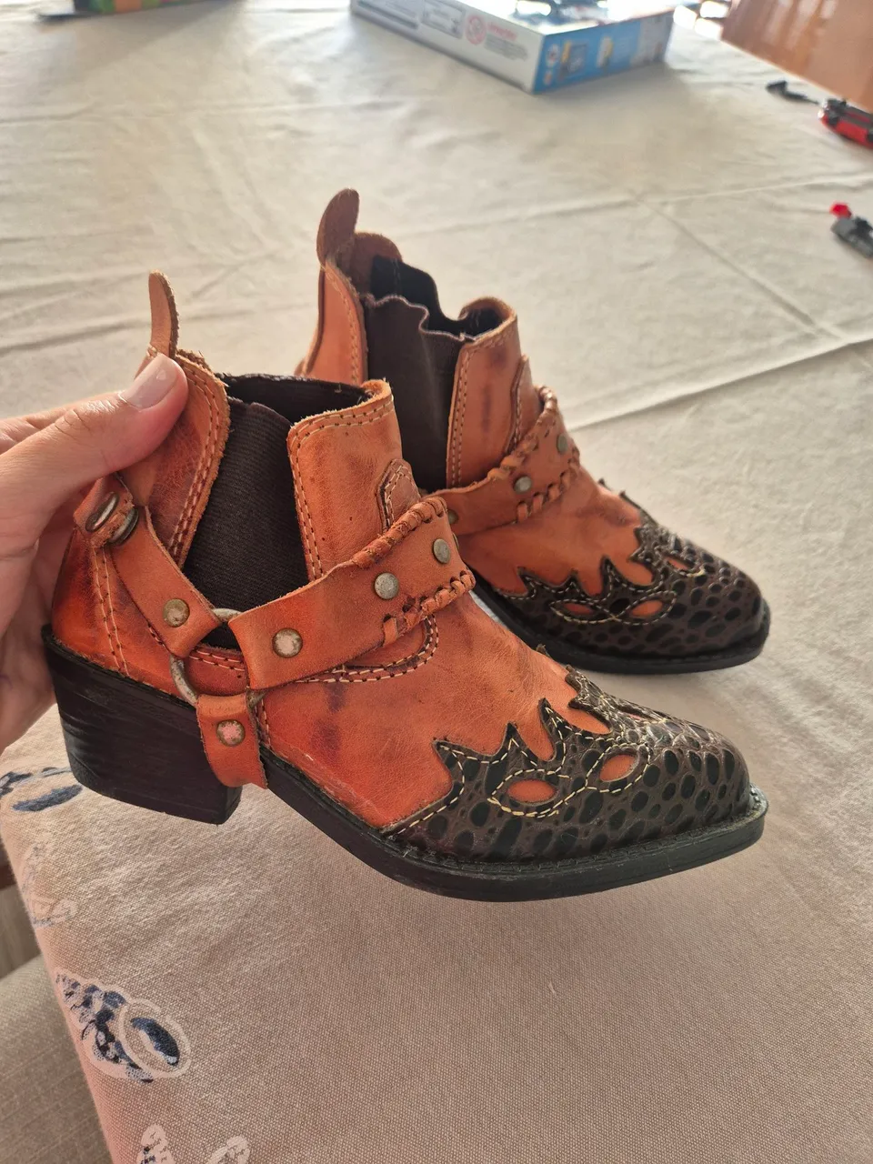 Botas infantis estilo country tam 29 usada 2 vezes